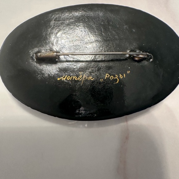 Hand painted Floral Russian brooch. - Picture 2 of 2